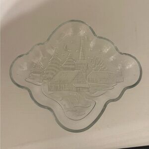 Bali Holiday Wonderland 6.75" Christmas Plate Winter Scene Holiday Boxed Clear